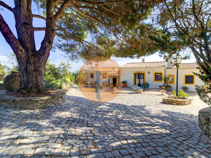 Image No.6-4 Bed House for sale