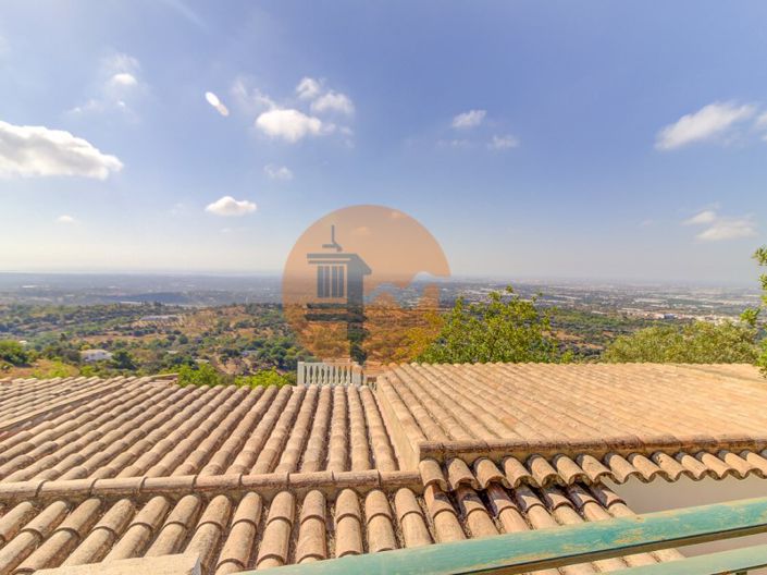 Image No.8-4 Bed House for sale