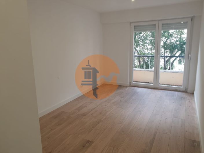 Image No.22-3 Bed Apartment for sale