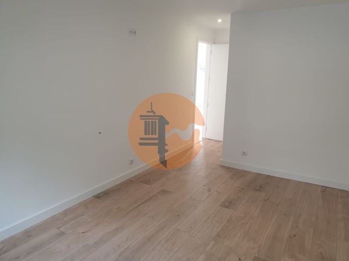 Image No.24-3 Bed Apartment for sale