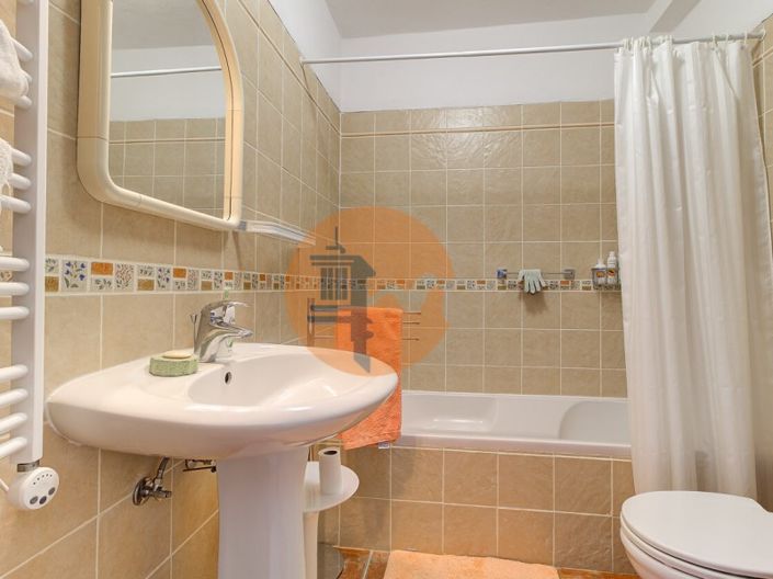 Image No.25-3 Bed House for sale