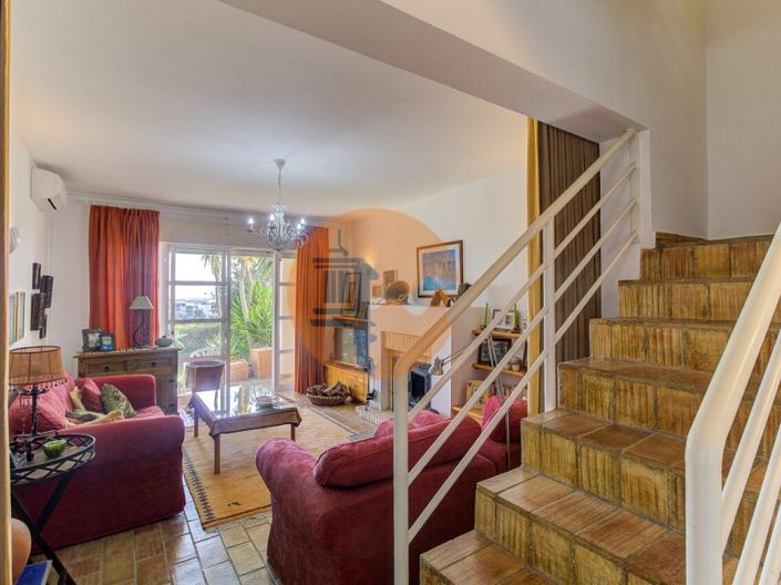 Image No.6-3 Bed House for sale