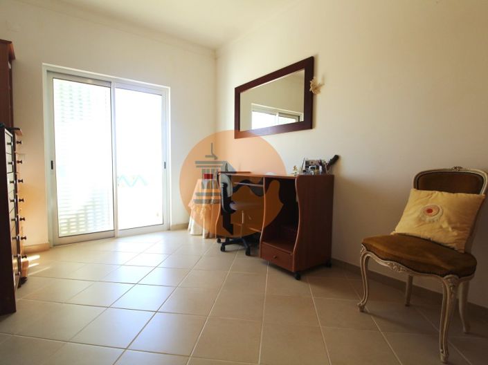 Image No.21-3 Bed House for sale