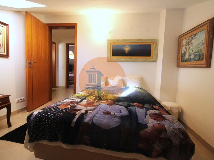 Image No.22-3 Bed House for sale