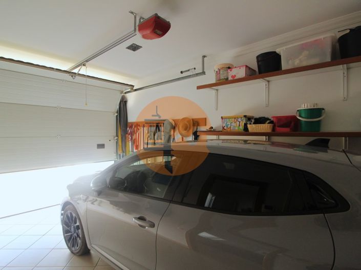 Image No.32-3 Bed House for sale