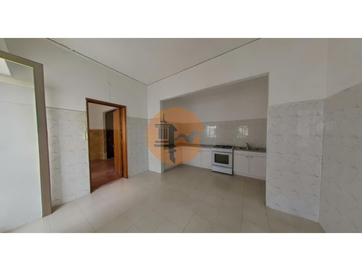 Image No.4-2 Bed House for sale