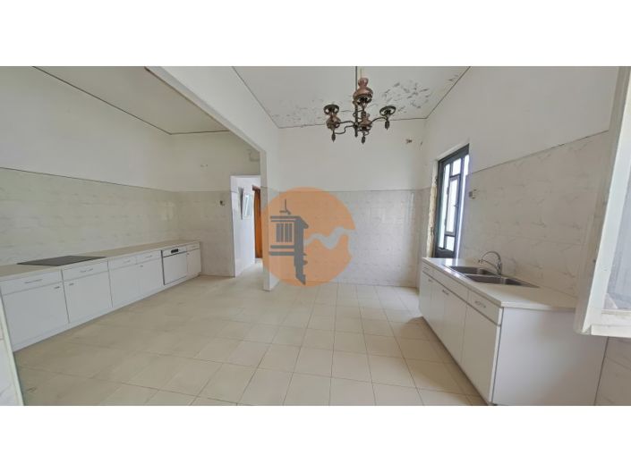 Image No.5-2 Bed House for sale