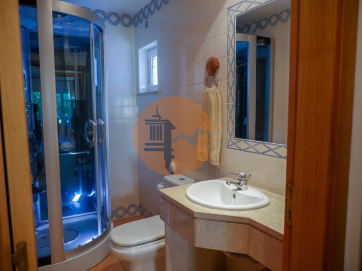 Image No.13-3 Bed House for sale