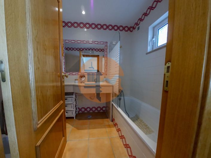 Image No.43-3 Bed House for sale