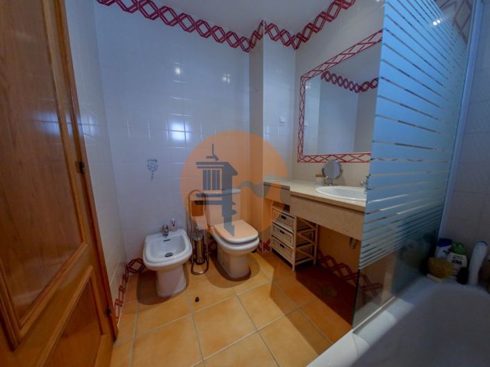 Image No.45-3 Bed House for sale