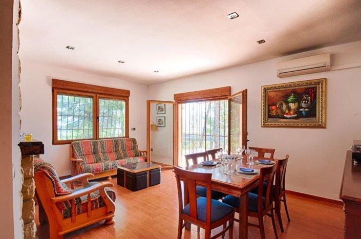 Image No.17-4 Bed Property for sale