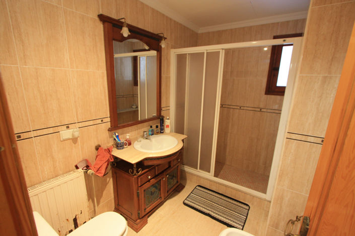 Image No.16-9 Bed Villa for sale