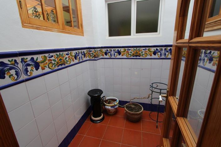 Image No.8-7 Bed Townhouse for sale