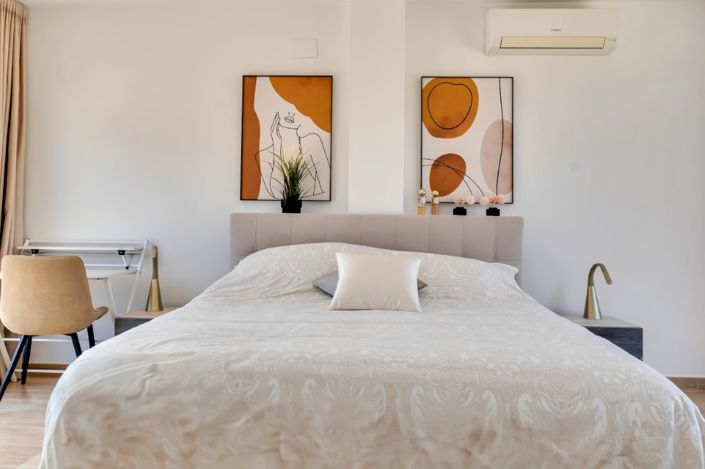 Image No.30-4 Bed Townhouse for sale