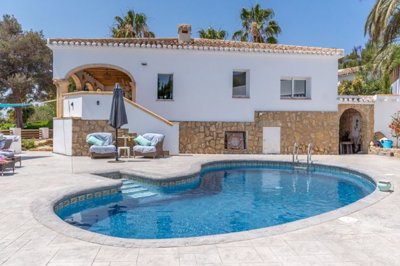 5 Bed Villa for sale