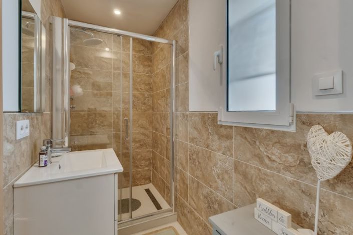 Image No.17-5 Bed Villa for sale