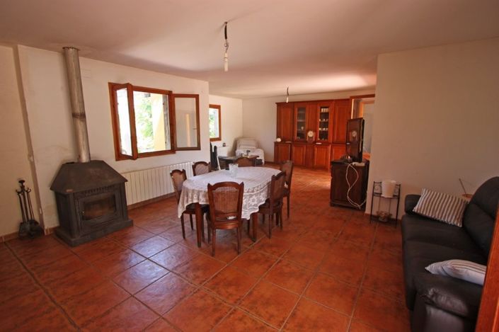 Image No.2-6 Bed Property for sale