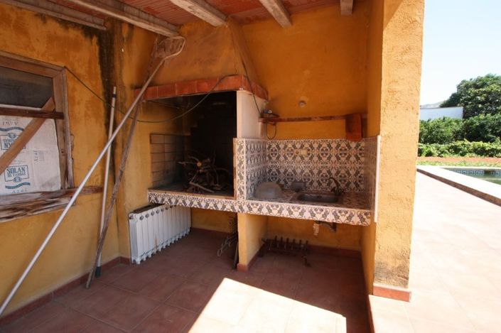 Image No.22-6 Bed Property for sale