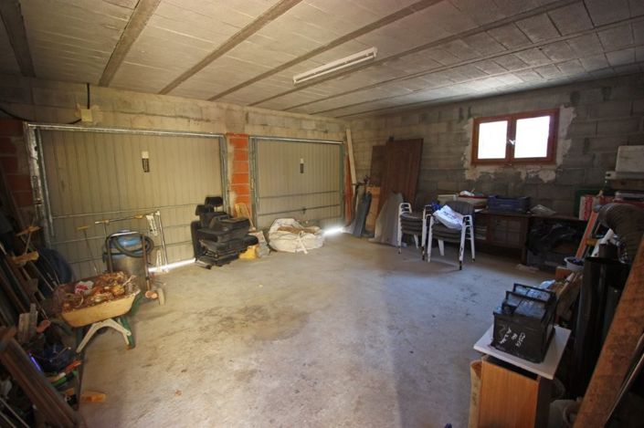 Image No.26-6 Bed Property for sale