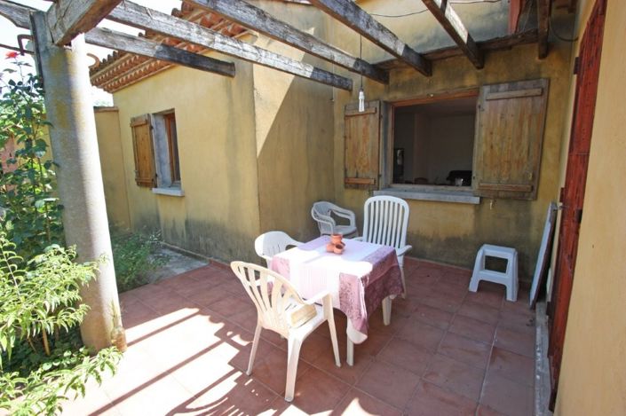 Image No.28-6 Bed Property for sale