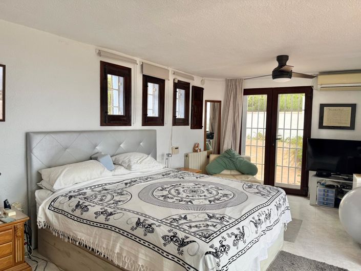 Image No.20-5 Bed Villa for sale