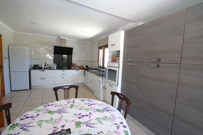 Image No.9-3 Bed Property for sale