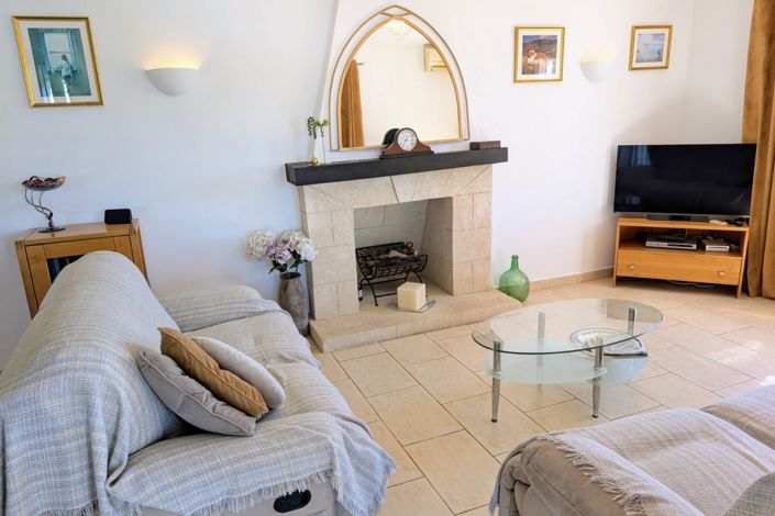 Image No.25-2 Bed Villa for sale