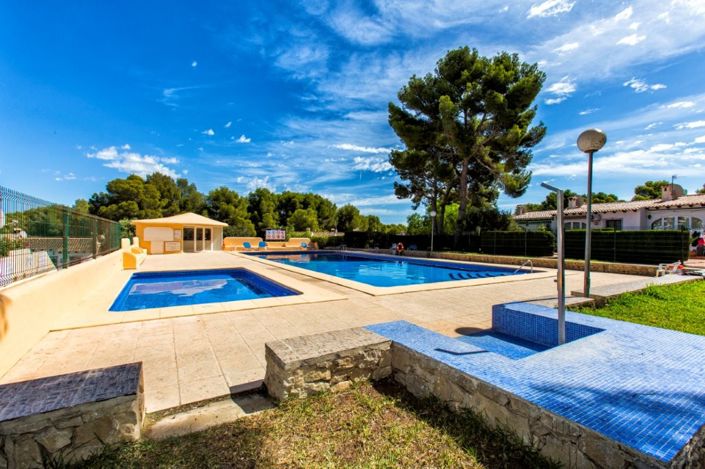 Image No.20-2 Bed Bungalow for sale