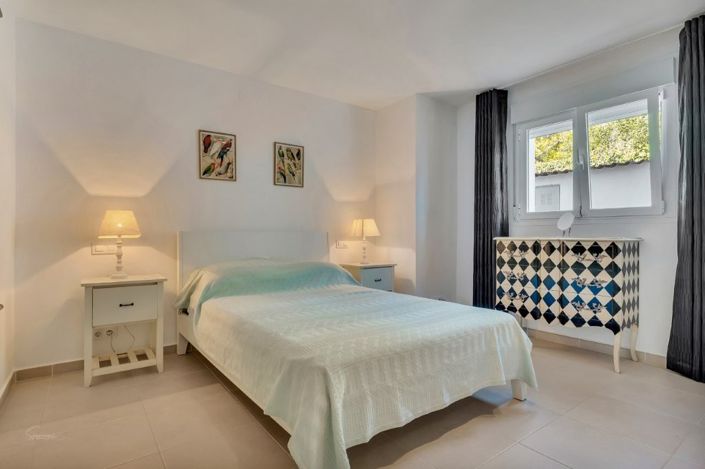 Image No.25-5 Bed Villa for sale