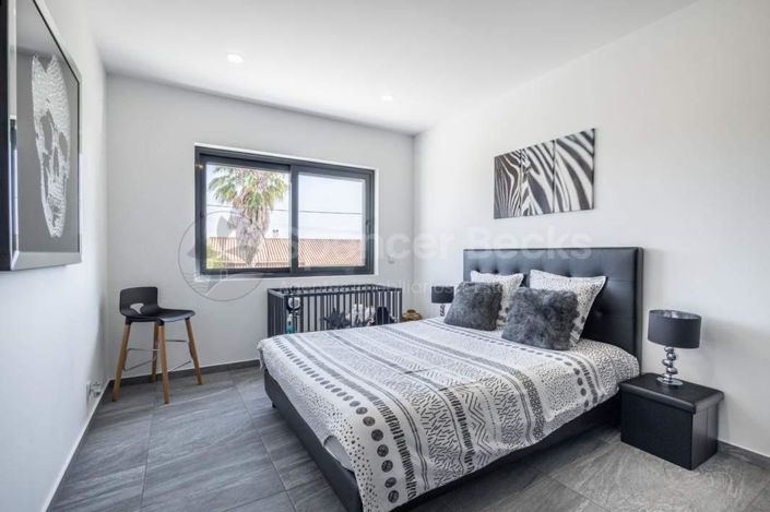 Image No.11-3 Bed House for sale