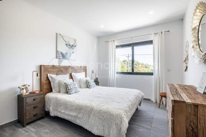 Image No.14-3 Bed House for sale