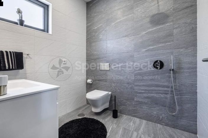 Image No.18-3 Bed House for sale