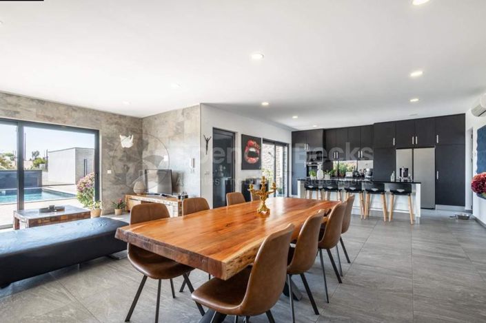 Image No.2-3 Bed House for sale