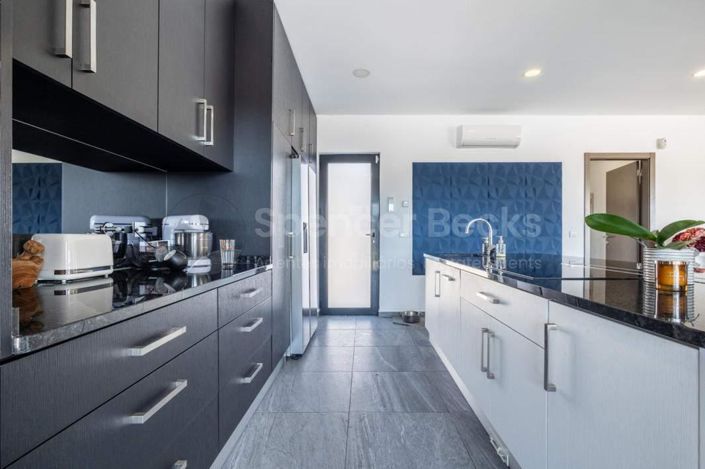 Image No.4-3 Bed House for sale