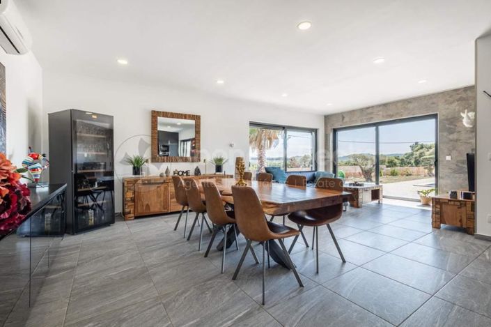 Image No.6-3 Bed House for sale