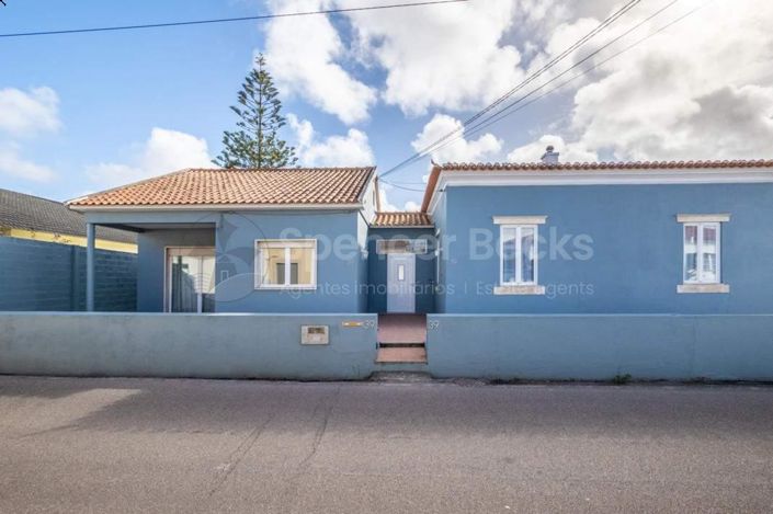 Image No.1-4 Bed House for sale