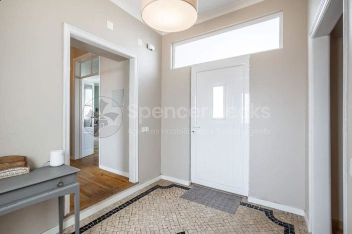 Image No.2-4 Bed House for sale