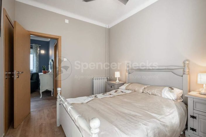 Image No.20-4 Bed House for sale