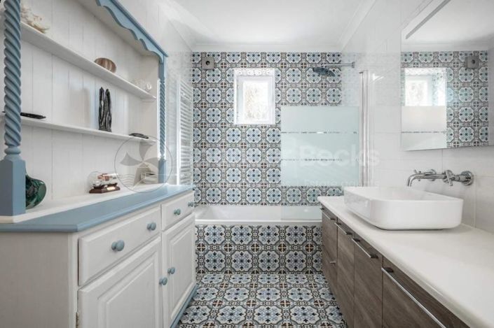 Image No.26-4 Bed House for sale