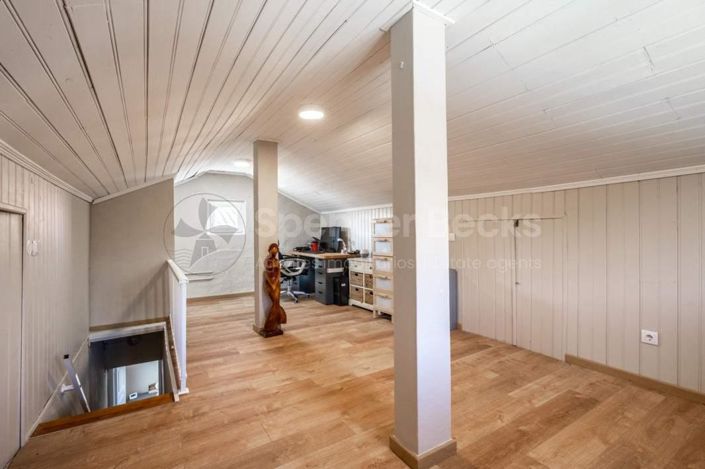 Image No.27-4 Bed House for sale