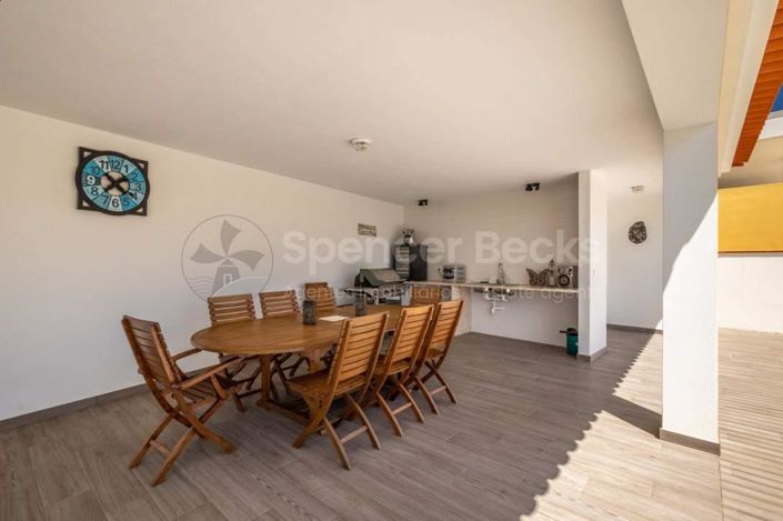 Image No.30-4 Bed House for sale