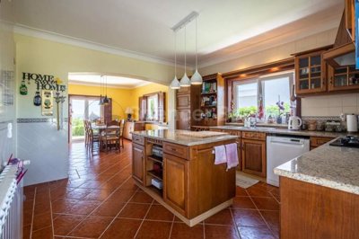 63f8dc55-1ace-35a1-af92-0b63926b219c