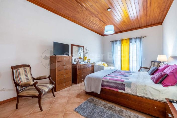 Image No.11-3 Bed House for sale