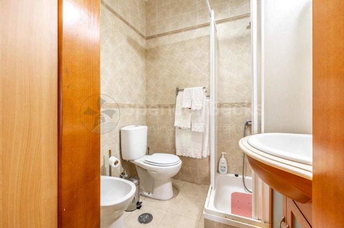 Image No.15-3 Bed House for sale