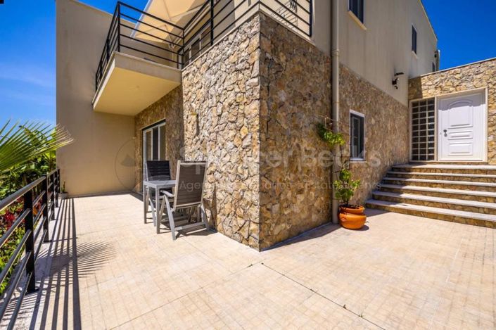 Image No.3-6 Bed House for sale