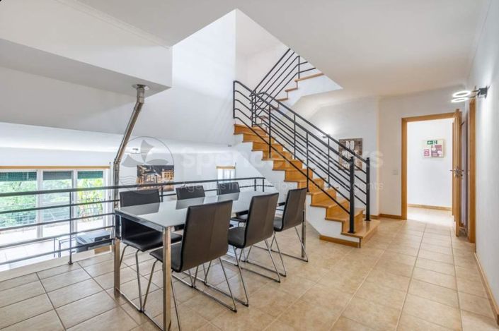 Image No.31-6 Bed House for sale