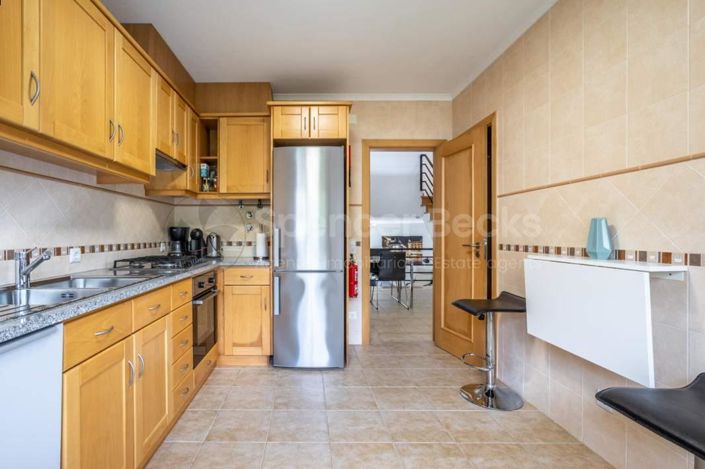 Image No.34-6 Bed House for sale