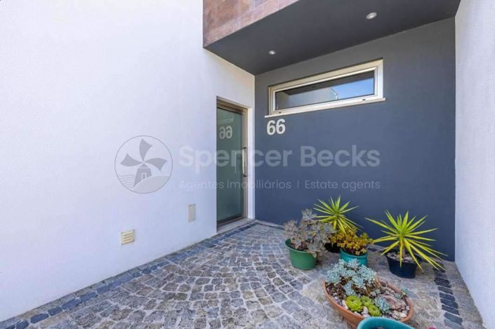 Image No.2-3 Bed House for sale