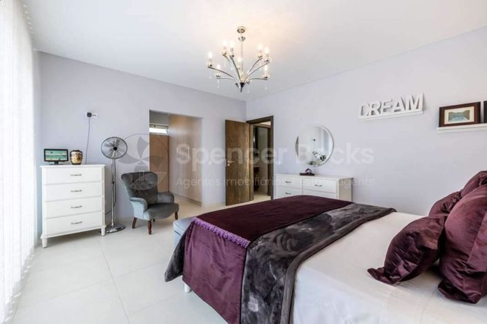 Image No.24-3 Bed House for sale