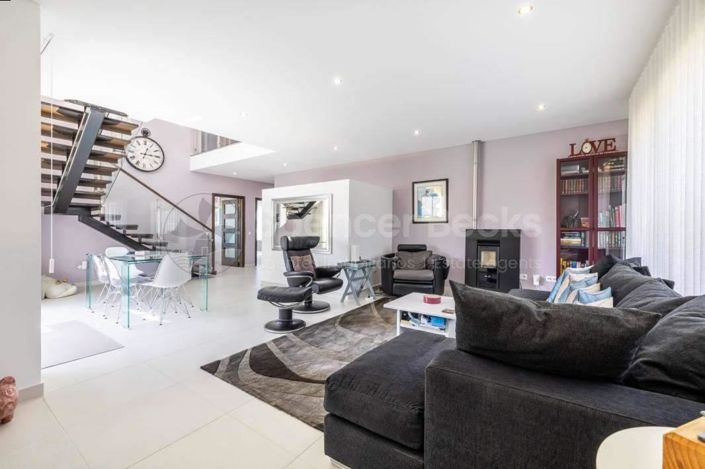 Image No.3-3 Bed House for sale